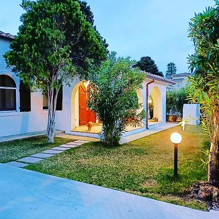 Villino Oleandro A Pochi Passi Dalla Di * Simius